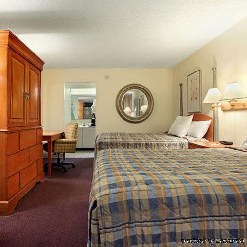 Express Inn & Suites Clearwater Pinellas Park Quarto foto