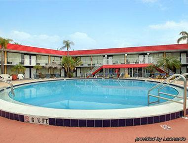 Express Inn & Suites Clearwater Pinellas Park Exterior foto