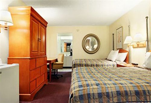 Express Inn & Suites Clearwater Pinellas Park Quarto foto