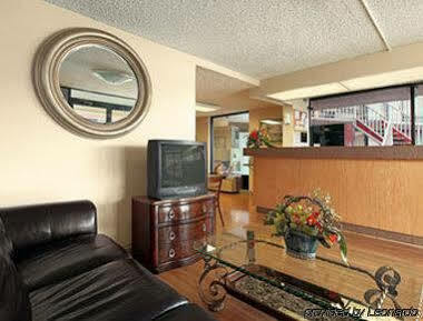 Express Inn & Suites Clearwater Pinellas Park Exterior foto